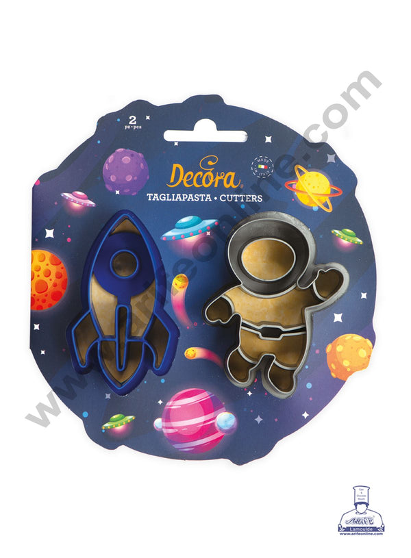 CAKE DECOR™ 2 Piece Space Theme Plastic Cutter - Astronaut & Rocket