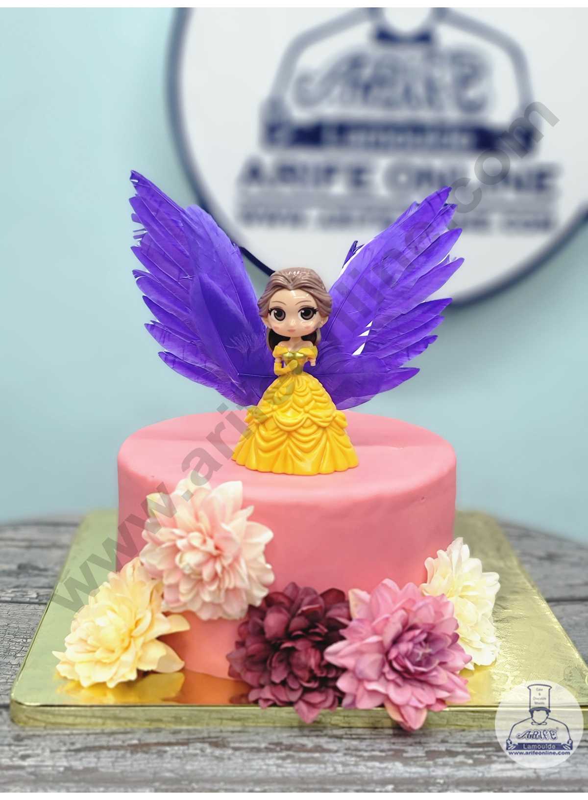 Vintage Cakes with Feathers - Cake Geek Magazine